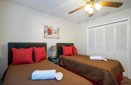 Tampa Bay- Large Pool home- Private Heated Pool! - Foto 43