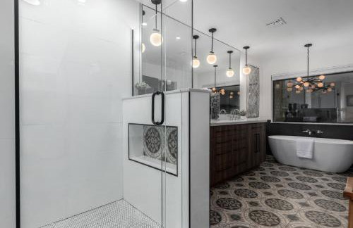 3BR Retreat with Heated Pool, BBQ and Mountain Views - Foto 20