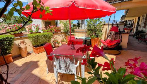 Central Spoleto Apartment With Large Sunny Terrace With Views - Foto 2