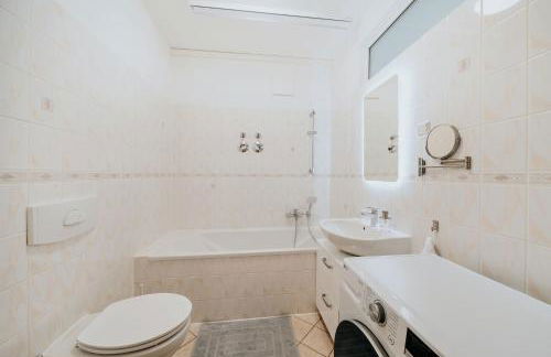 BlissPlace 3 Zi Premium Apartment nahe GETEC Arena mit Kingsize Betten und Balkon - Foto 16