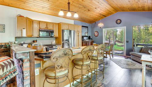 Woodsy Cabin Retreat about 4 Mi to Crescent Lake! - Foto 5