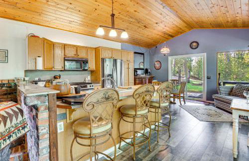 Woodsy Cabin Retreat about 4 Mi to Crescent Lake! - Foto 5