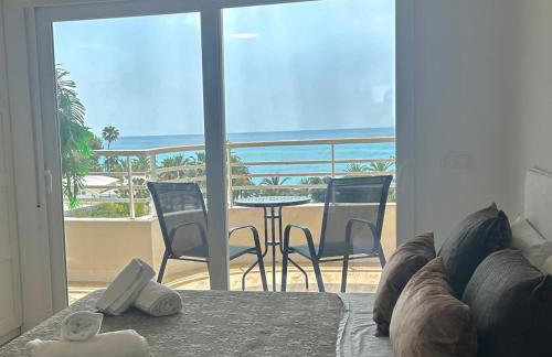 Apartamento a pie de playa con piscina y parking - Foto 15