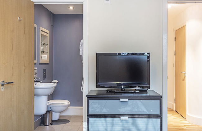 Canary Wharf Luxury Apartments - Photo 59