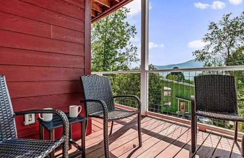 Swannanoa Serenity River Motif, Spa & Game Room - Foto 3