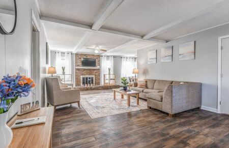 Mins from Parks Hiking & Dining- Brick Bungalow - Foto 11