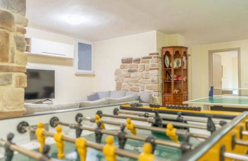 Villa San Lorenzo - Hilltop Villa With Private Pool, Jacuzzi & AirCO - Photo 77