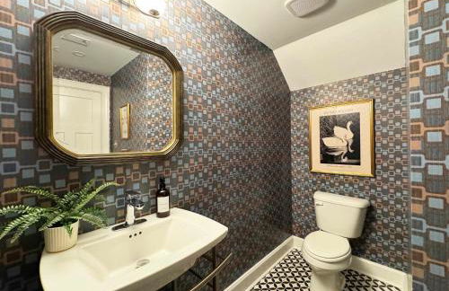 Classy 3-Story Downtown Apt - Great Location - Foto 40