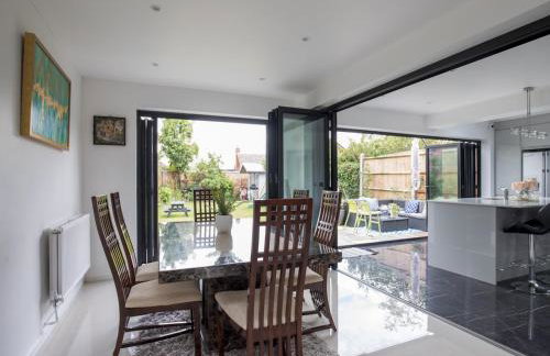 Gorgeous Family Home Near River Thames-Old Windsor - Pass the Keys - Foto 8