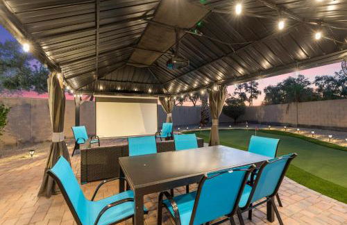 Swim, Golf, Grill and Chill! Surprise Group Getaway - Foto 30