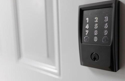 The Tar Heel - Stylish 4BR with City Views - Free Parking - Gym - Foto 27