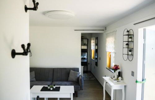 Tiny House direkt am See mit Grillecke - Foto 12