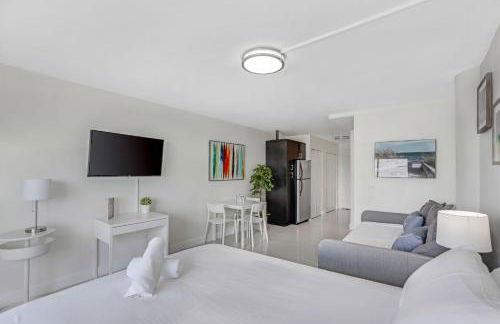 Waterfront Studio Condo in the Heart of Miami - Skyline & Bay Views - Foto 29