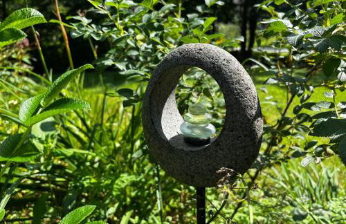 Stylish lake home with private beach, dock and firepit for swimming, kayaking, hiking - Foto 72