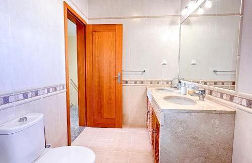 Balaia Poolside House with Sea View by BeCherish - Foto 31