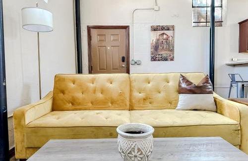 Sleepover 2BD 1BA Condos Downtown Springfield - Foto 65