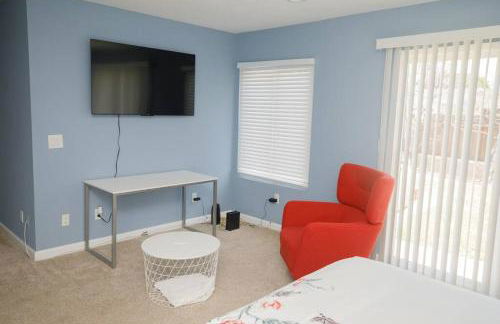 2 private masters, new beds & furniture, sleeps 12 - Photo 32