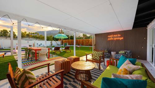 Desert Glow Getaway - Pool - Lounging - Backyard Games - Foto 3