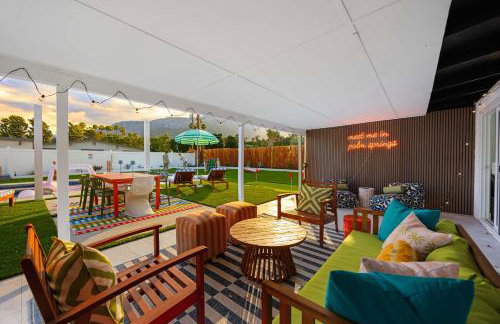 Desert Glow Getaway - Pool - Lounging - Backyard Games - Foto 3