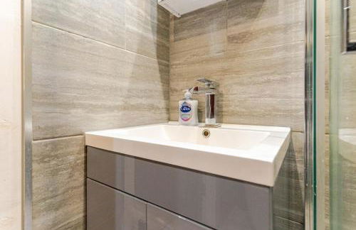 Cozy Flat in Walsall Town Centre - Foto 13