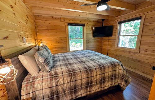 31R Brand new log home on quiet side street in Bethlehem, close to Main Street! 20 min to skiing - Foto 63