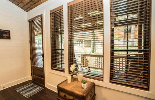 NEW FOREST COTTAGE W/GRILL & DECK:HIKE, FISH, GOLF - Foto 2