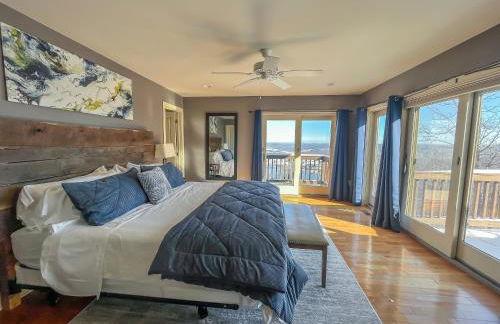 Luxury Stunning Mountaintop Home with Hot Tub and Lake Views - Foto 13