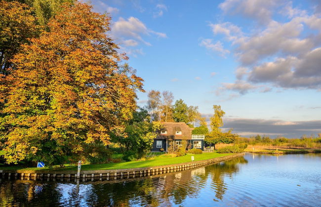 Canal-side Stay, Giethoorn - Photo 25