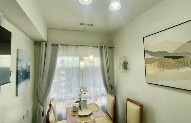 Mesavirre Bacolod | Elegantly Furnished 1BDM w/Balcony @ LOPEZ LUX. - Foto 12