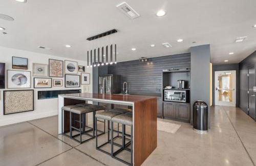 Deluxe Central 1BR 1BA Pool,Hot Tub,Gym,Parking - Foto 40