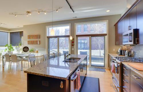 Downtown Condo with Rooftop Patio and City Views! - Foto 15