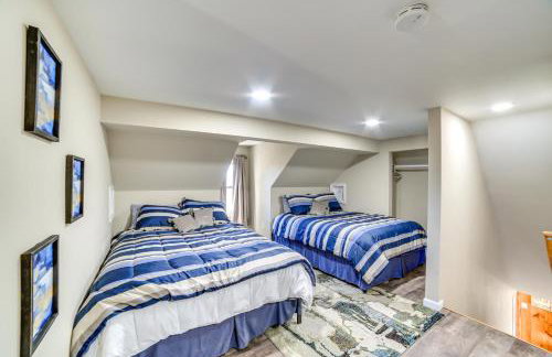 All-Season Seney Home with Private Yard and Fire Pit! - Foto 15