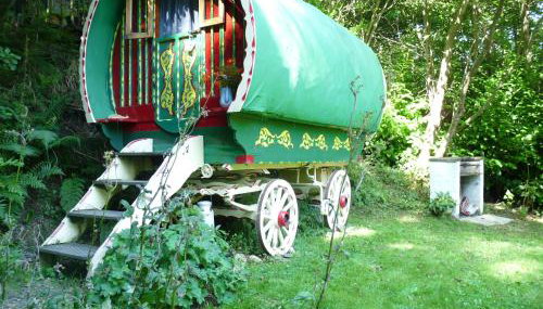 Romany Wagon & Cwtch - Foto 1, Garden, Garden view