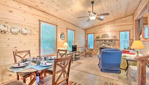 Updated Cabin with Porch, Mins to Cossatot River - Foto 5