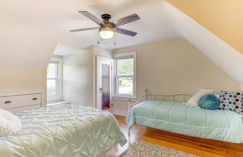 Charming Lake Mills Home Near Rock Lake and Beach - Foto 19