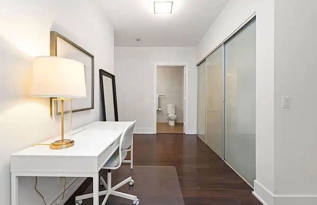 Lanterra Downtown Cn Tower - Photo 66