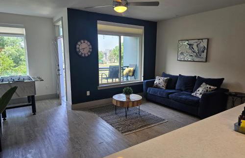 Modern Cozy Condo facing Riverwalk w King Suite - Foto 10