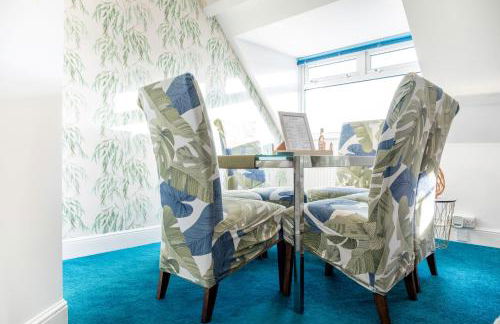 BOHO BEACH HOUSE- SLEEPS 8- 2 MIN DRIVE FROM BOSCOMBE PIER- SUPERFAST WiFi- FLAT SCREEN SMART TV- FREE ON STREET PARKING! - Photo 31