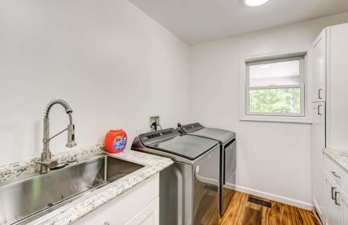 Luxury Mountain Retreat - 4 King Suites & Hot Tub - Photo 15