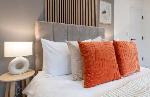 Spacious Modern 2BR - Parking - Workspace Area, Ideal for Contractors & Long Stays - NordStay - Foto 38