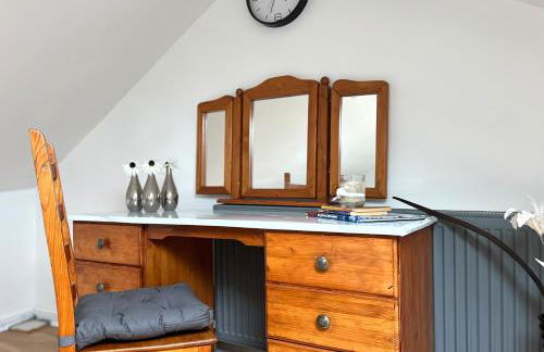 Cosy 3BDR In Levenshulme-Close To Manchester City Centre And Stockport Town- Free Parking- WiFi - Foto 16