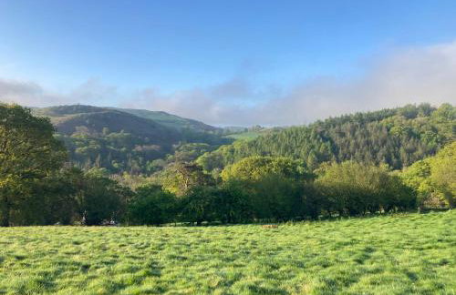 Wood Cabin & 4 Large Bell Tents - Hapus Hideaway - Foto 49