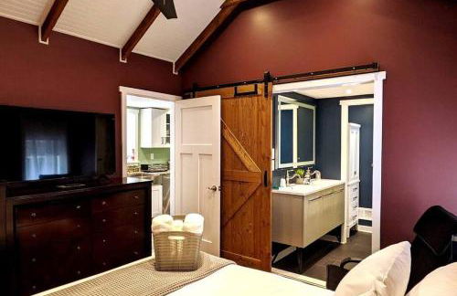 Walkable Elmwood Cottage, No Chores 2Bath 2BR 1Car - Foto 1