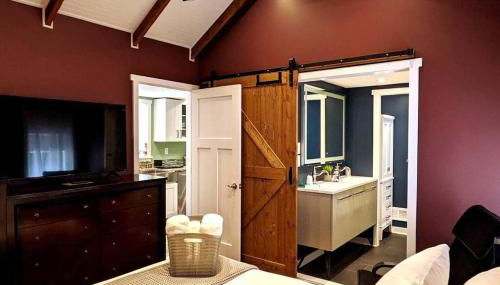 Walkable Elmwood Cottage, No Chores 2Bath 2BR 1Car - Foto 1