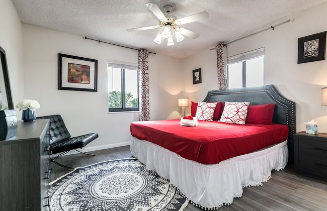 2 Bed2 Bath House with Backyard Jacuzzi - Foto 3