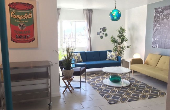 Modern Downtown Condo - Photo 1