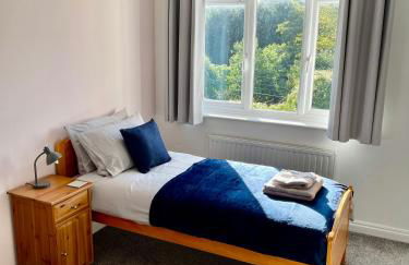 Large 5 bed detached house near Stansted Airport with Parking for 2 vehicles! Stansted Stays - Foto 16