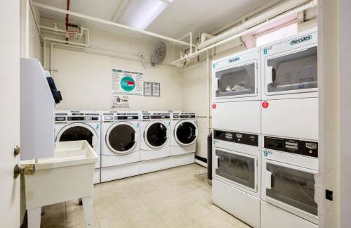 Blueground UES gym balcony nr central park NYC-1404 - Foto 23