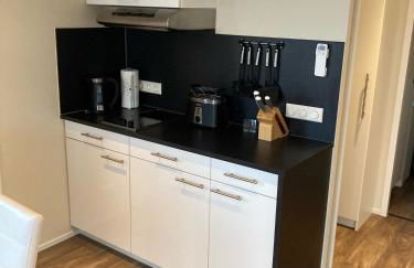 Schwimmende Ferienwohnung, Hausboot Urlaub als Festlieger am Steg - Foto 4