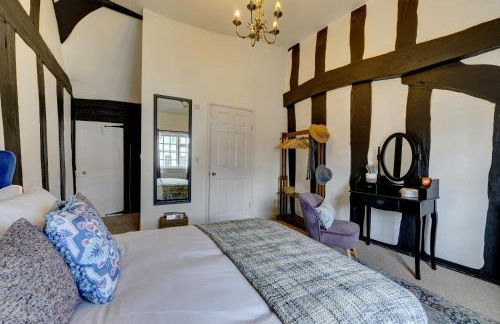 Loft Cottage by Spa Town Property - 2 Bed Tudor Retreat Near to Stratford-upon-Avon, Warwick & Solihull - Foto 47
